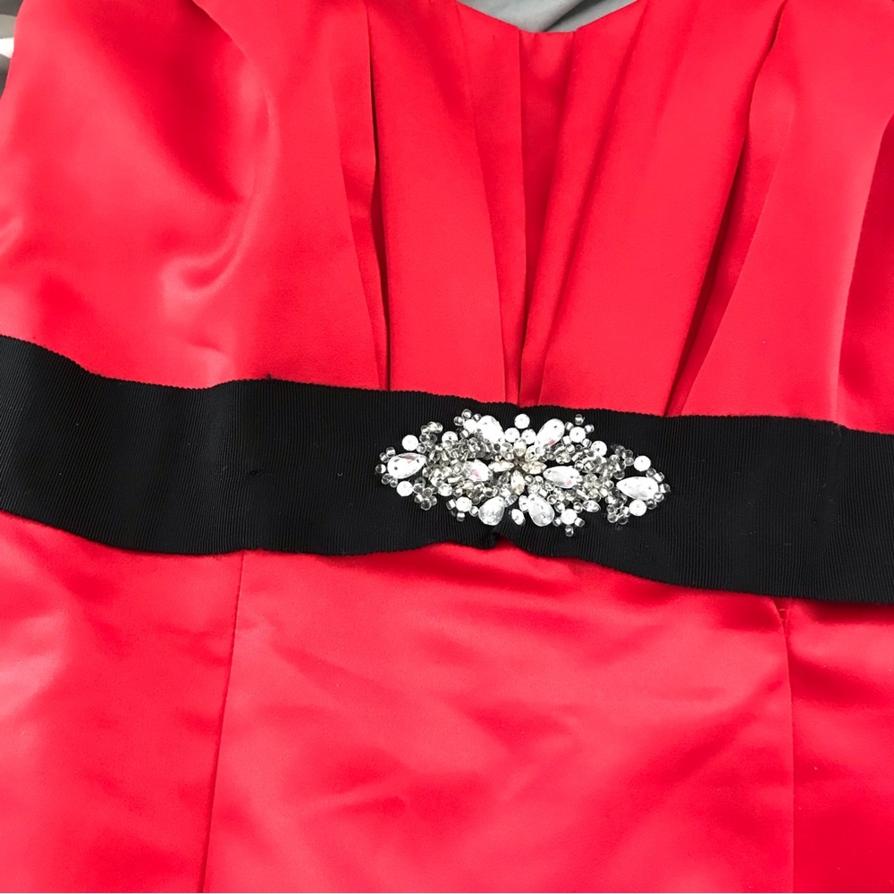Dress - Picture 7 of 8